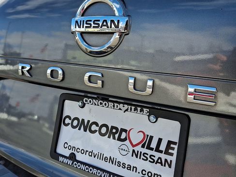 Used 2021 Nissan Rogue SV image 29