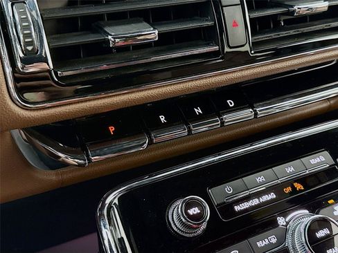 Used 2023 Lincoln Navigator Reserve AWD/4WD image 19