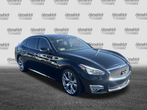 Used 2017 INFINITI Q70 L 3.7 w/ Deluxe Touring Package RWD image 2