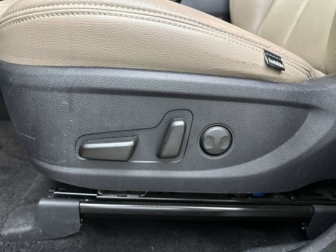 Used 2020 Hyundai Santa Fe SEL w/ Convenience Package FWD image 10