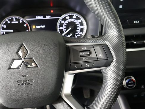 New 2026 Mitsubishi Outlander ES image 40