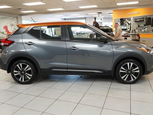 Used 2020 Nissan Kicks SR FWD image 12