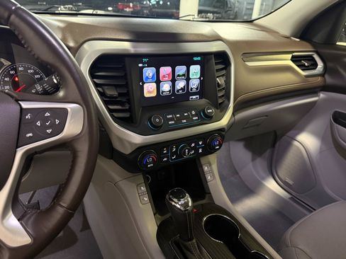 Used 2017 GMC Acadia SLT AWD/4WD image 6