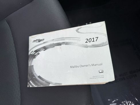 Used 2017 Chevrolet Malibu LT FWD image 22