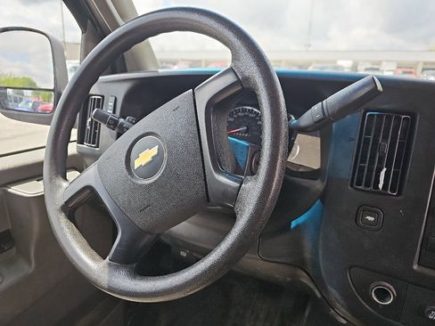 Used 2016 Chevrolet Express 2500 RWD image 7