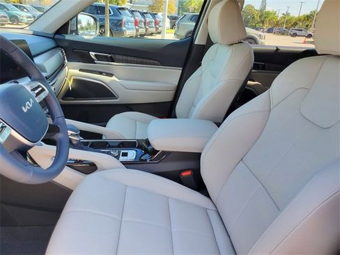 New 2025 Kia Telluride EX w/ EX Captain's Chair Package image 15