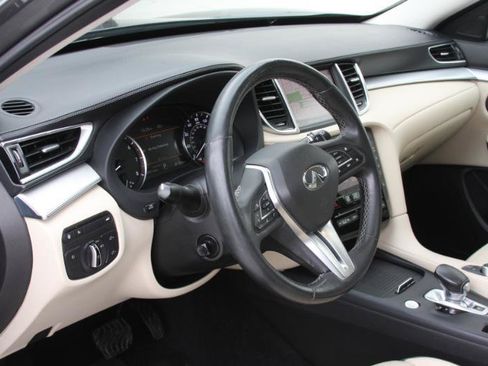 Used 2019 INFINITI QX50 Essential w/ Premium Heat Package AWD/4WD image 29