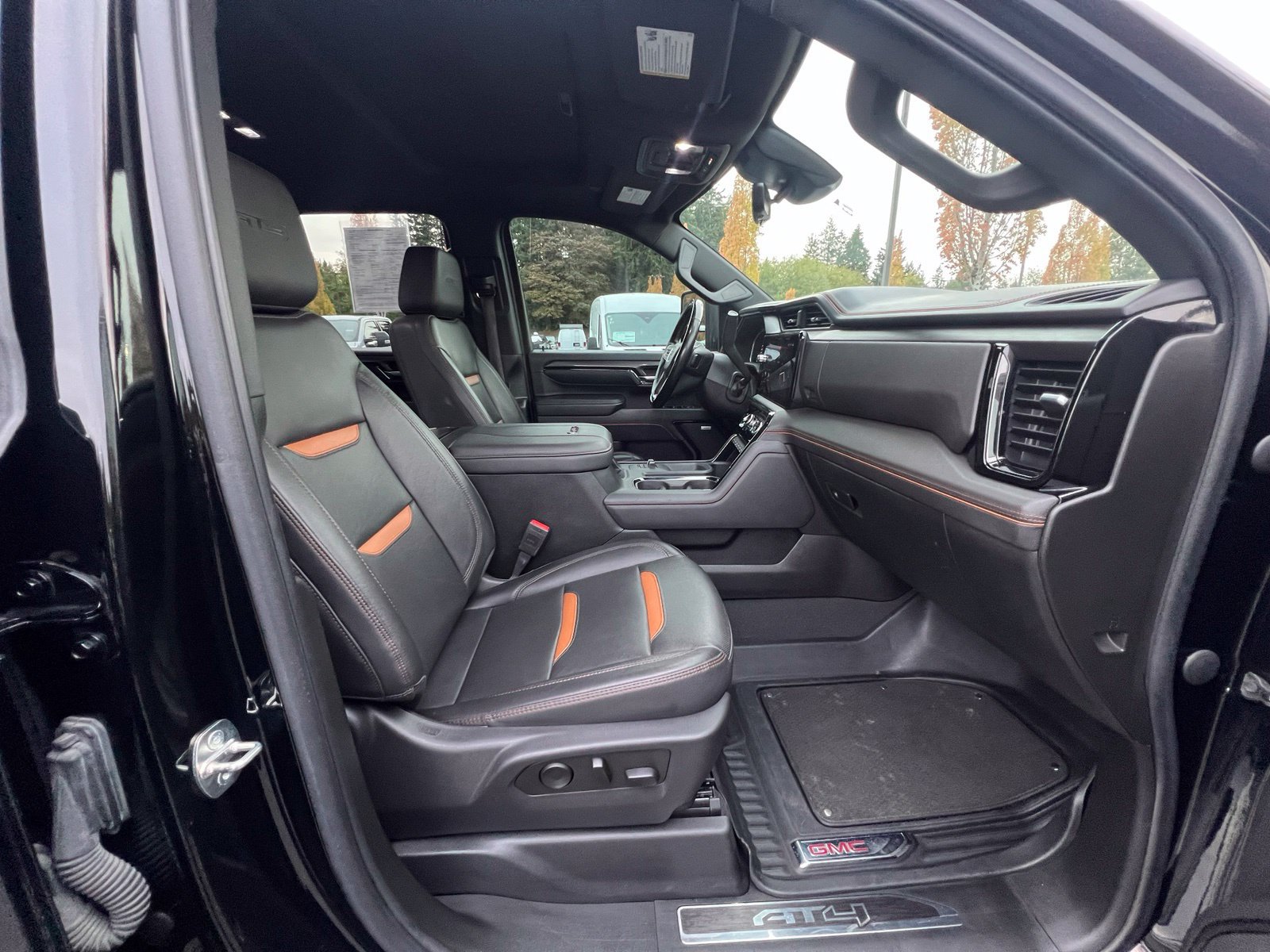 Used 2024 GMC Sierra 2500 AT4 w/ AT4 Premium Plus Package AWD/4WD image 17