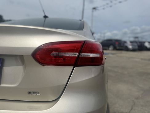 Used 2018 Ford Focus SEL FWD image 5