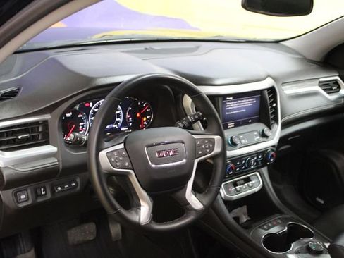 Used 2023 GMC Acadia SLT w/ GMC Pro Grade Package AWD/4WD image 14