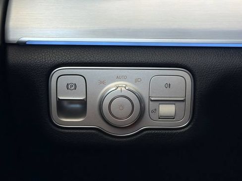 Used 2024 Mercedes-Benz GLE 450e 4MATIC image 33