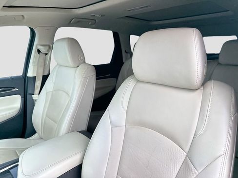 Used 2023 Buick Enclave Essence w/ Experience Buick Package FWD image 13