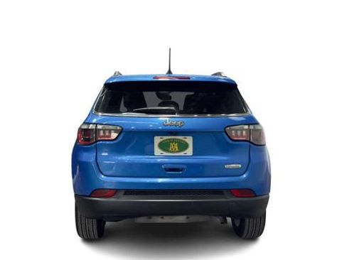 Used 2022 Jeep Compass Latitude FWD image 3