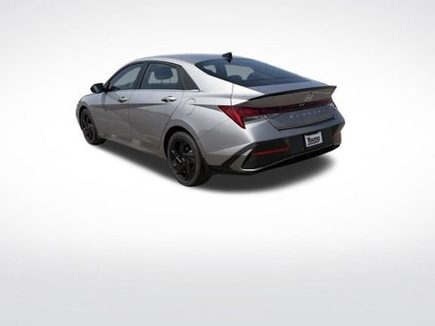 Used 2026 Hyundai Elantra SEL Sport Premium FWD image 3