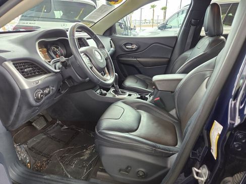 Used 2016 Jeep Cherokee Limited w/ Luxury Group AWD/4WD image 13