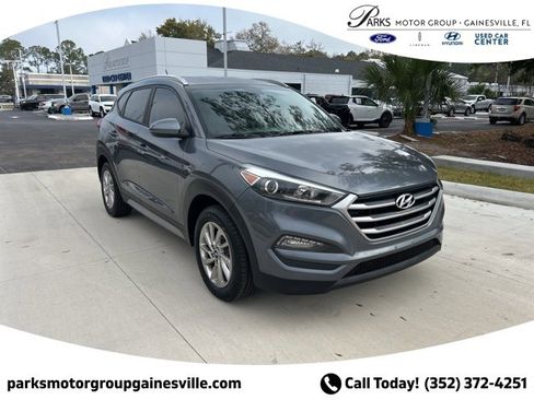 Used 2017 Hyundai Tucson SE image 1