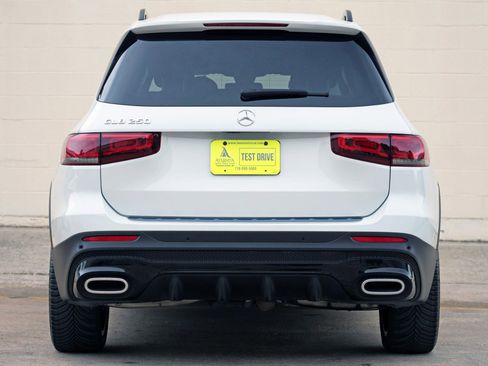 Used 2021 Mercedes-Benz GLB 250 w/ AMG Line image 10