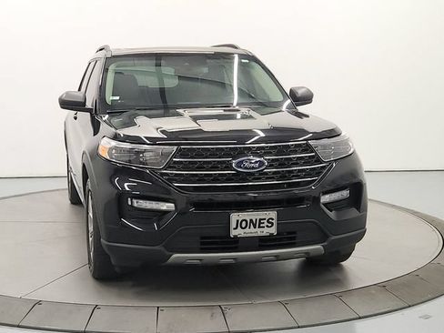 Used 2023 Ford Explorer XLT w/ Equipment Group 202A RWD image 3