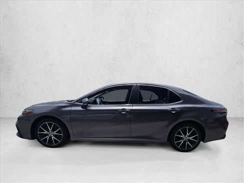 Used 2023 Toyota Camry SE FWD image 8