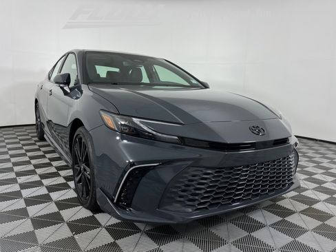 Used 2025 Toyota Camry XSE image 24