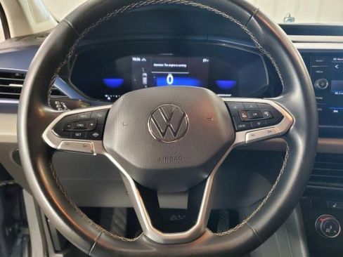 Used 2022 Volkswagen Taos SE AWD/4WD image 17