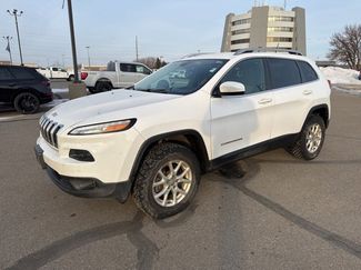 Used 2018 Jeep Cherokee Latitude w/ Cold Weather Group video 2
