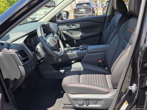New 2026 Nissan Rogue SV AWD/4WD image 3