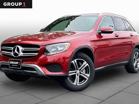 Used 2017 Mercedes-Benz GLC 300 4MATIC image 1