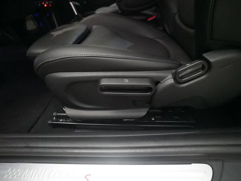 Used 2019 MINI Cooper S w/ Premium Package FWD image 28