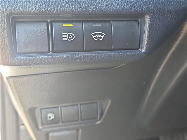 Used 2025 Toyota Prius LE FWD image 16