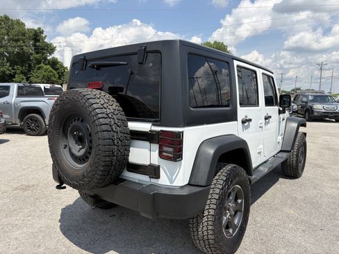 Used 2018 Jeep Wrangler Unlimited Sport S AWD/4WD image 8
