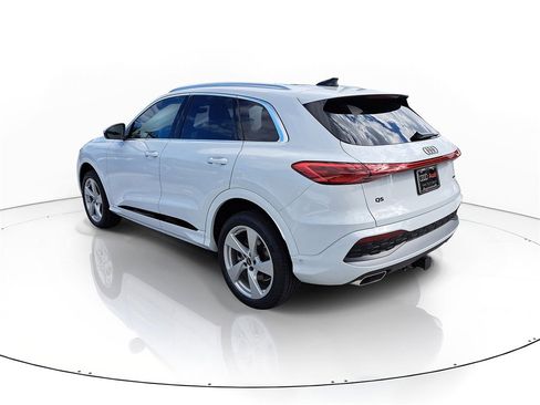New 2025 Audi Q5 Premium Plus image 3