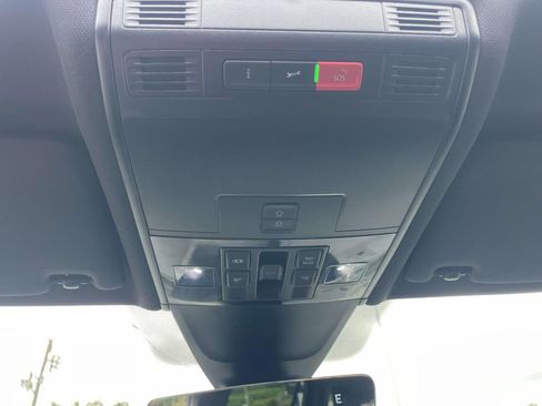Used 2022 Volkswagen Tiguan SEL R-Line AWD/4WD image 24