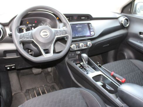 Used 2023 Nissan Kicks SV image 4