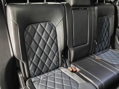 Used 2024 Volkswagen Atlas Cross Sport SEL Premium R-Line image 41