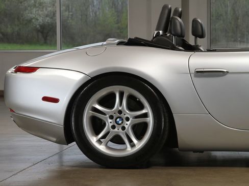 Used 2002 BMW Z8 image 18