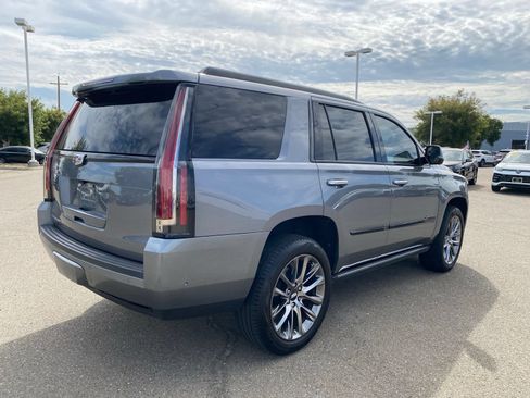 Used 2020 Cadillac Escalade Platinum w/ Escalade Sport Edition AWD/4WD image 4