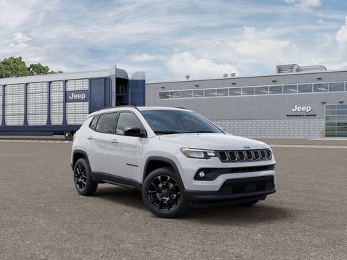 New 2025 Jeep Compass Latitude w/ Sun & Sound Group AWD/4WD image 5