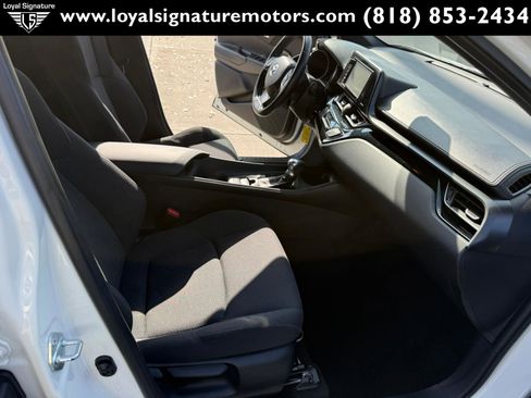 Used 2018 Toyota C-HR XLE image 27