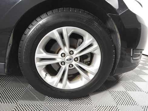 Used 2019 Ford Taurus SEL image 6