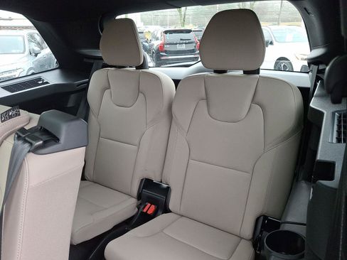 Certified 2025 Volvo XC90 B5 Plus image 10