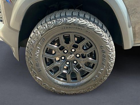 Used 2024 Chevrolet Colorado Trail Boss w/ Advanced Trailering Package AWD/4WD image 9