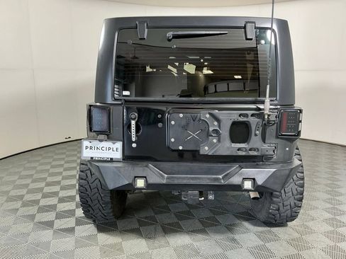 Used 2015 Jeep Wrangler Unlimited Sport w/ Connectivity Group AWD/4WD image 6