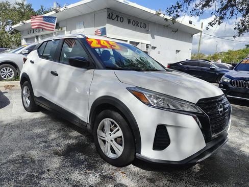 Used 2022 Nissan Kicks S FWD image 19