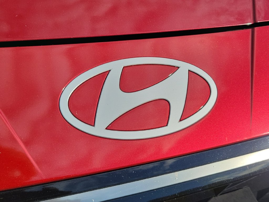 Used 2025 Hyundai Elantra Limited FWD image 29