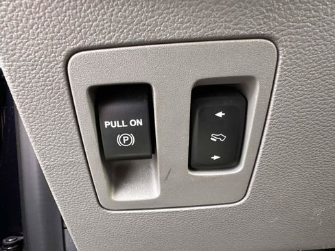 Used 2019 Ford F150 XLT w/ Equipment Group 302A Luxury AWD/4WD image 17