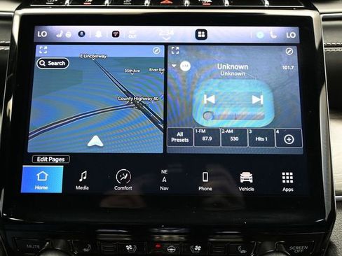Used 2022 Jeep Grand Cherokee L Overland w/ Luxury Tech Group IV AWD/4WD image 39