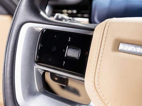 Used 2023 Land Rover Range Rover SE image 9