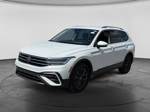 Used 2024 Volkswagen Tiguan SE AWD/4WD image 5