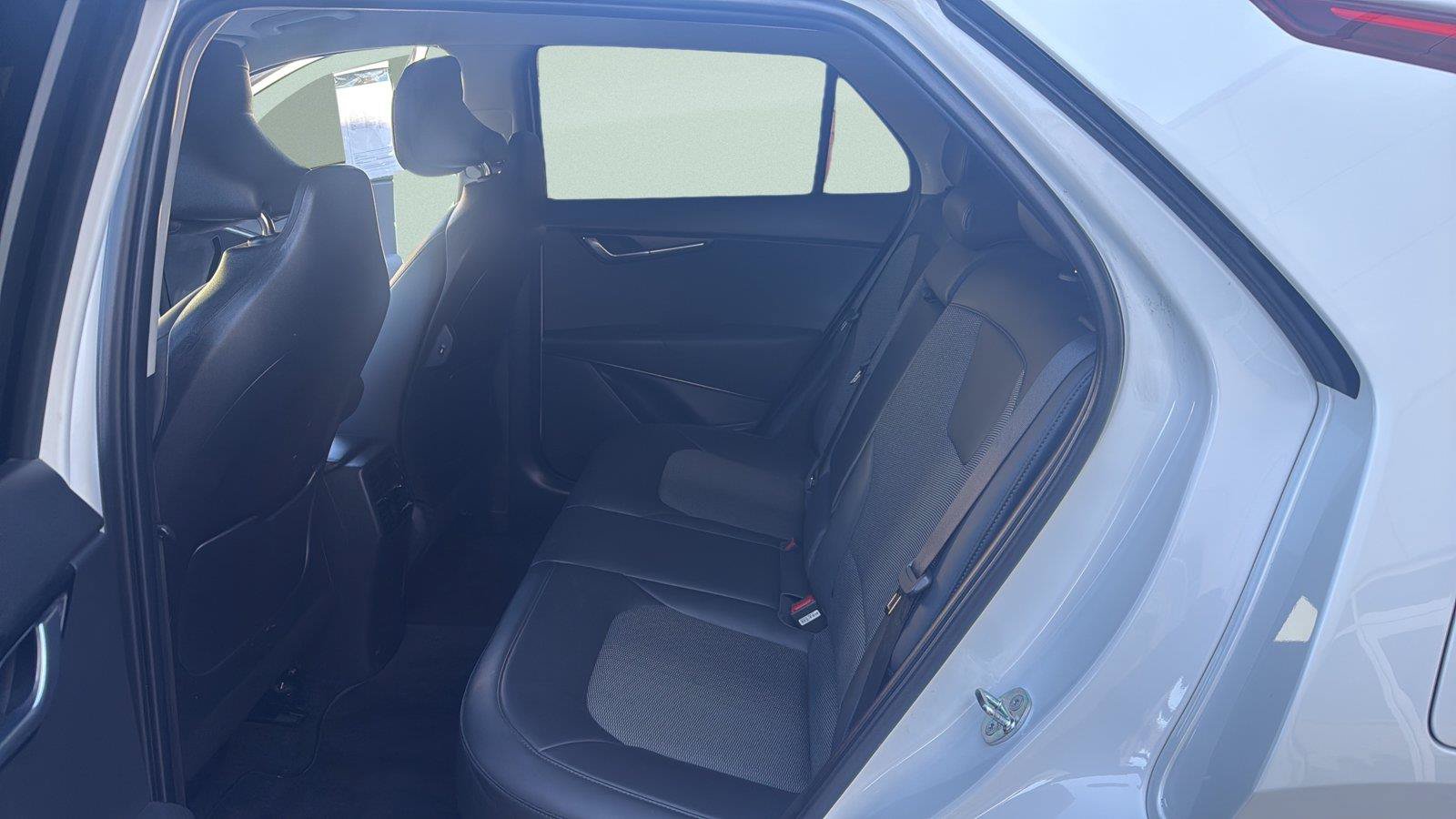 Used 2025 Kia Niro EX FWD image 24